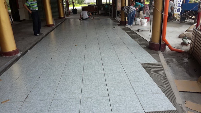 屏東貼地磚